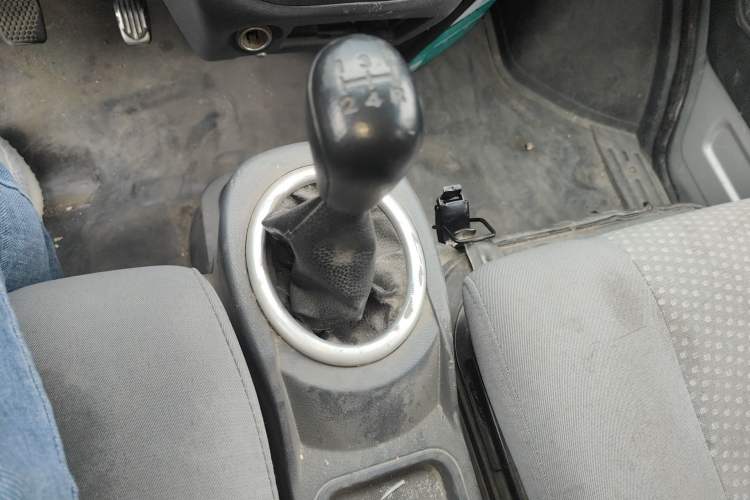 Used BAIC Weiwang 306 2016 1.2L Basic Version 7 Seats A12 China IV Emission Standard Gear Lever