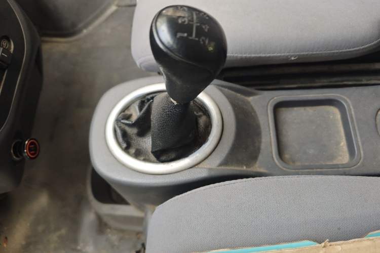 Used BAIC Weiwang 306 2016 1.2L Basic Version 7 Seats A12 China IV Emission Standard Gear Lever