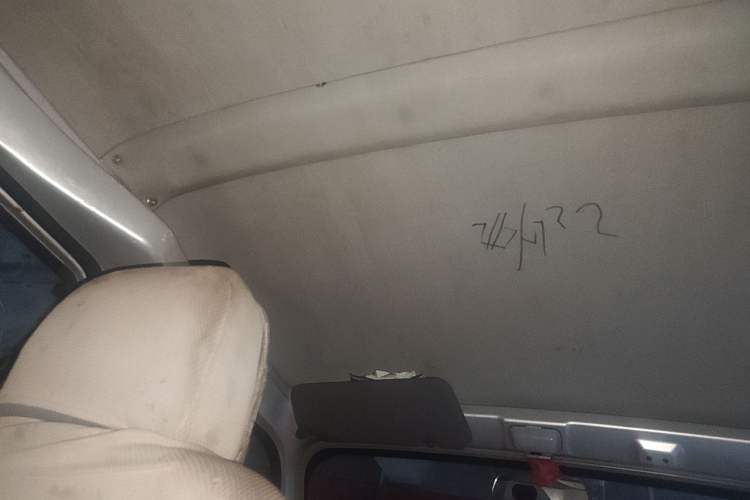 Used BAIC Weiwang 306 2016 1.2L Basic Version 7 Seats A12 China IV Emission Standard Headliner