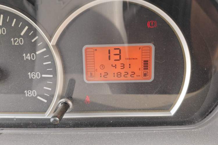 Used BAIC Weiwang 306 2016 1.2L Basic Version 7 Seats A12 China V Emission Standard Odometer Close Up