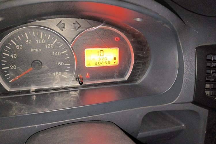 Used BAIC Weiwang 306 2016 1.0L Basic Version 7-Seater LJ465 Odometer Close Up