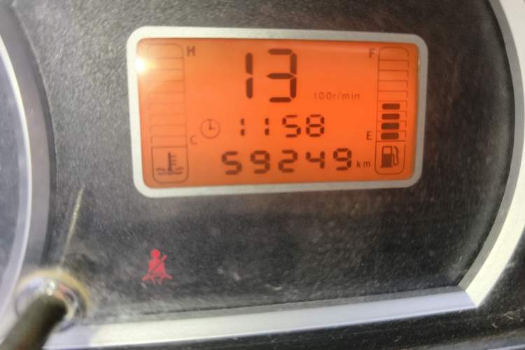 Used BAIC Weiwang 306 2016 1.2L Basic Version 7 Seats A12 China IV Emission Standard Odometer Close Up