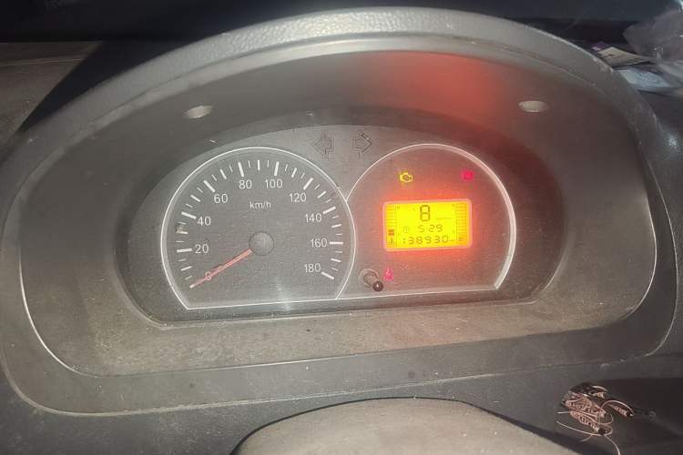 Used BAIC Weiwang 306 2016 1.2L Basic Version 7 Seats A12 China IV Emission Standard Odometer Close Up