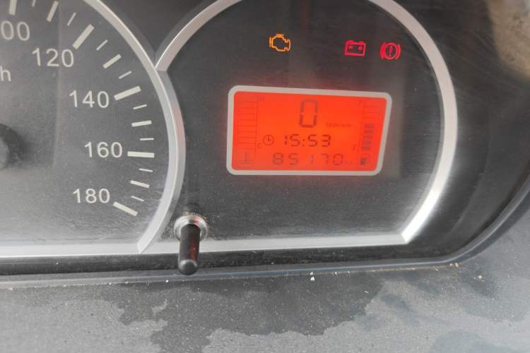 Used BAIC Weiwang 306 2016 1.0L Basic Version 7-Seater LJ465 Odometer Close Up