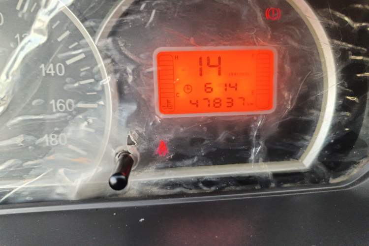 Used BAIC Weiwang 306 2016 1.2L Basic Version 7 Seats A12 China IV Emission Standard Odometer Close Up