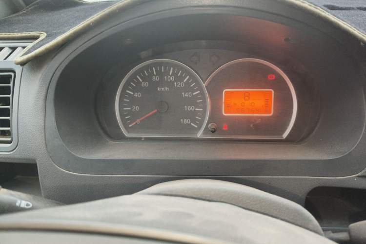 Used BAIC Weiwang 306 2016 1.2L Basic Version 7 Seats A12 China IV Emission Standard Odometer Close Up