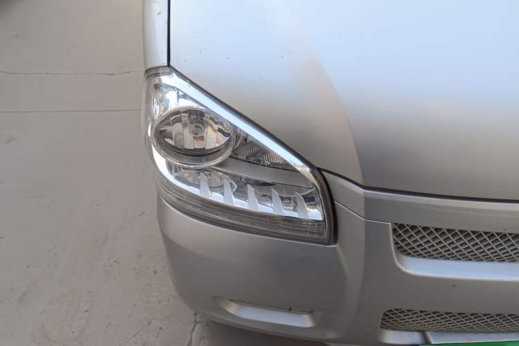 Used BAIC Weiwang 306 2016 1.2L Basic Version 7 Seats A12 China IV Emission Standard Right Front Headlight