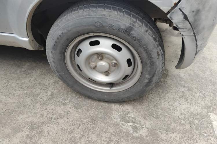 Used BAIC Weiwang 306 2016 1.2L Basic Version 7 Seats A12 China IV Emission Standard Right Front Wheel Hub