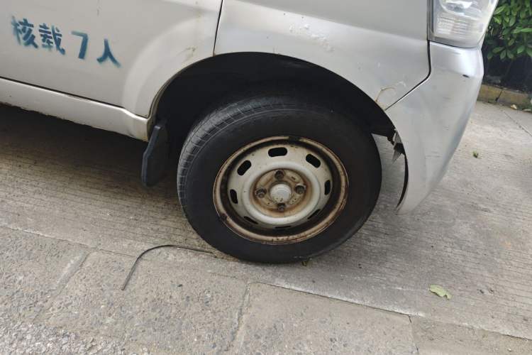 Used BAIC Weiwang 306 2016 1.2L Basic Version 7 Seats A12 China IV Emission Standard Right Front Wheel Hub