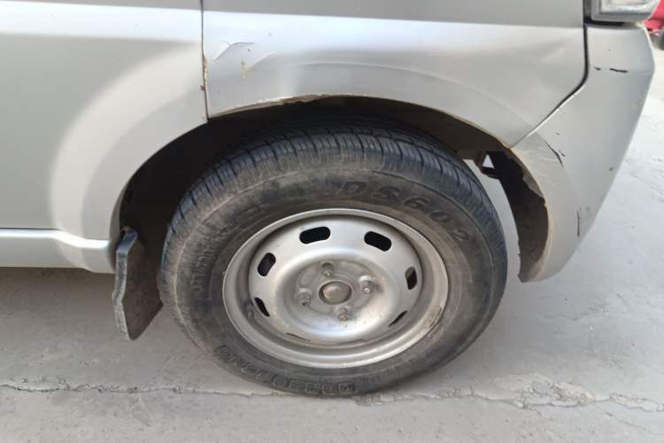 Used BAIC Weiwang 306 2016 1.2L Basic Version 7 Seats A12 China IV Emission Standard Right Front Wheel Hub