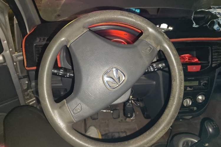 Used BAIC Weiwang 306 2016 1.2L Basic Version 7 Seats A12 China V Emission Standard Steering Wheel