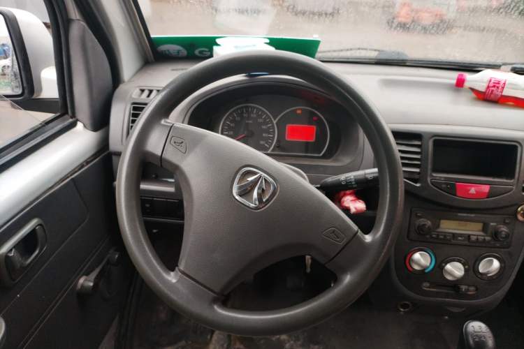 Used BAIC Weiwang 306 2016 1.2L Basic Version 7 Seats A12 China V Emission Standard Steering Wheel