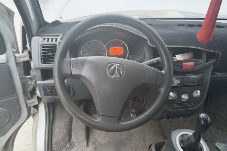 Used BAIC Weiwang 306 2016 1.2L Basic Version 7 Seats A12 China IV Emission Standard Steering Wheel