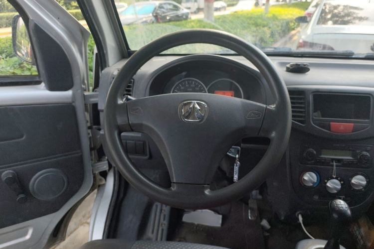 Used BAIC Weiwang 306 2016 1.2L Basic Version 7 Seats A12 China V Emission Standard Steering Wheel
