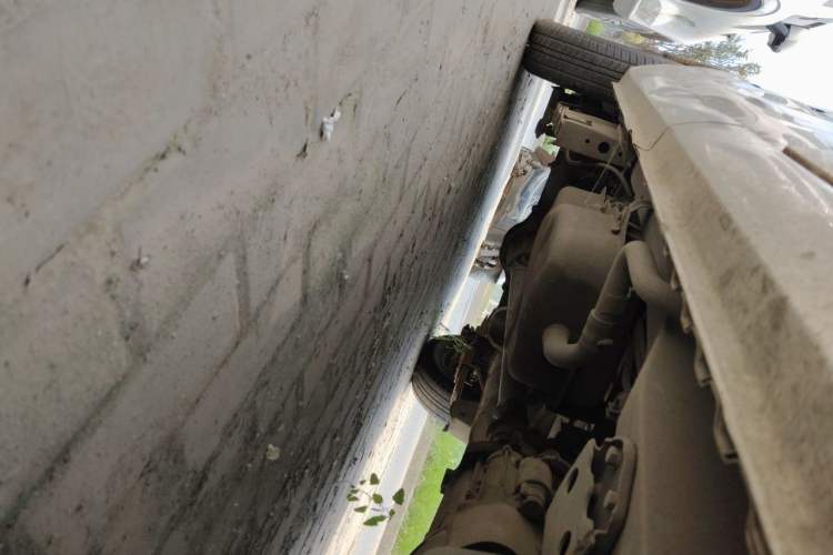 Used BAIC Weiwang 307 2014 1.2L Standard A12 Chassis Front Right