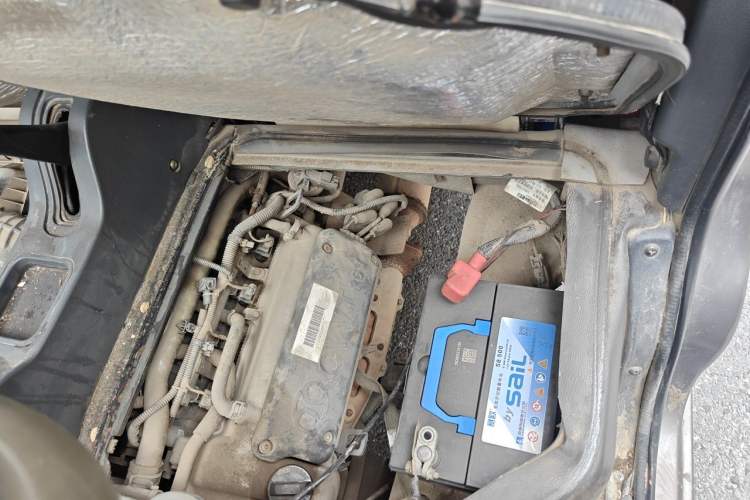 Used BAIC Weiwang 307 2014 1.2L Standard A12 Engine Bay Left