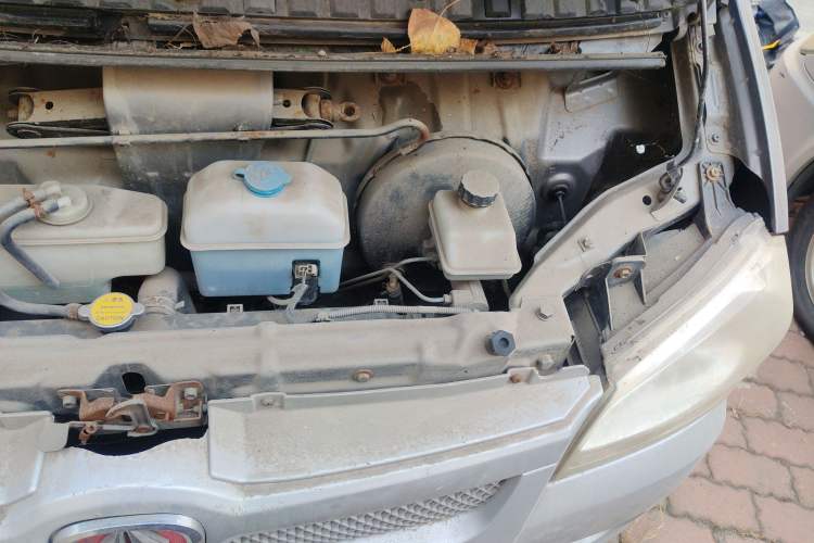 Used BAIC Weiwang 307 2014 1.2L Standard A12 Engine Bay Left