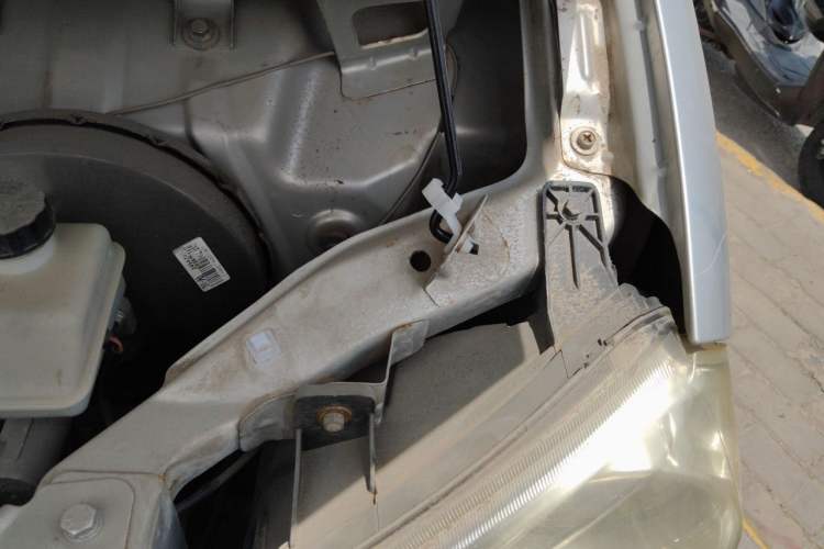 Used BAIC Weiwang 307 2014 1.2L Standard A12 Engine Bay Left