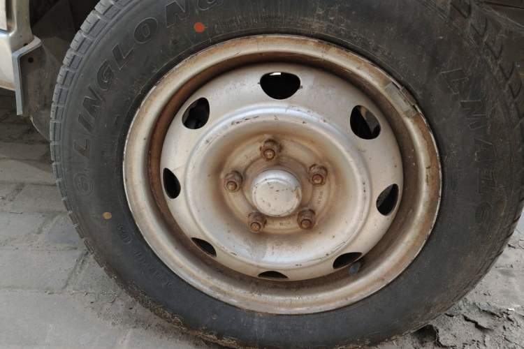 Used BAIC Weiwang 307 2014 1.2L Standard A12 Right Front Wheel Hub