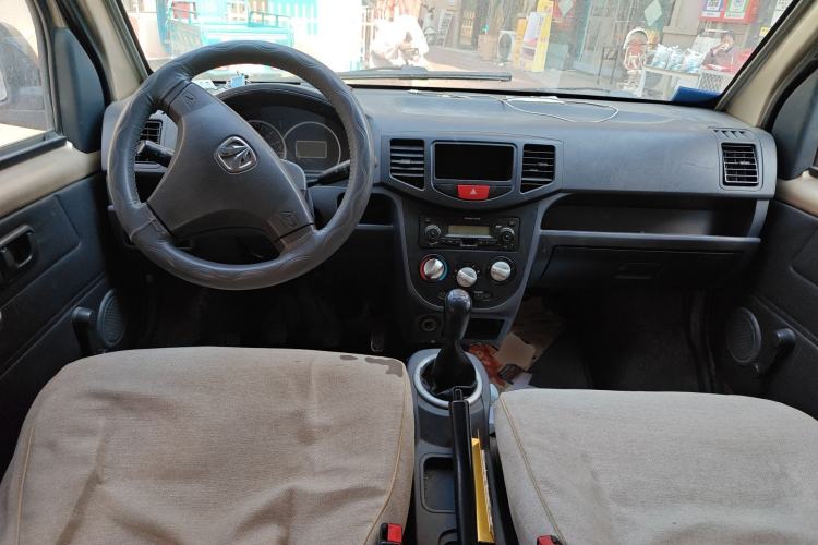 Used BAIC Weiwang 307 2014 1.2L Standard A12 Center Console