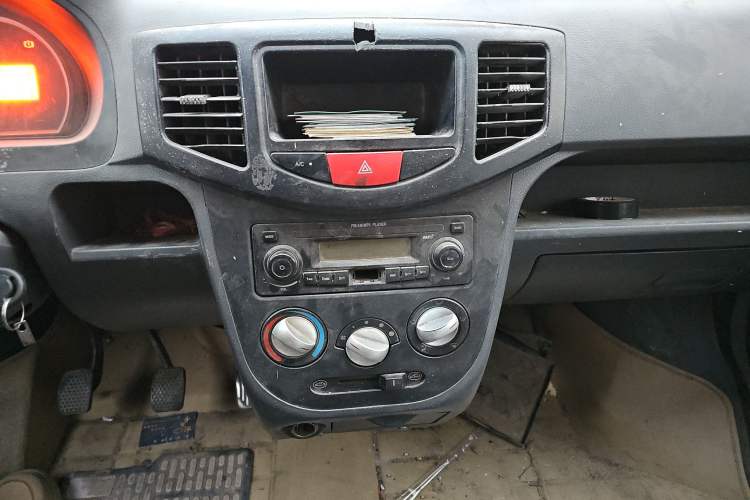 Used BAIC Weiwang 307 2014 1.2L Comfort version A12 Audio And AC Panel