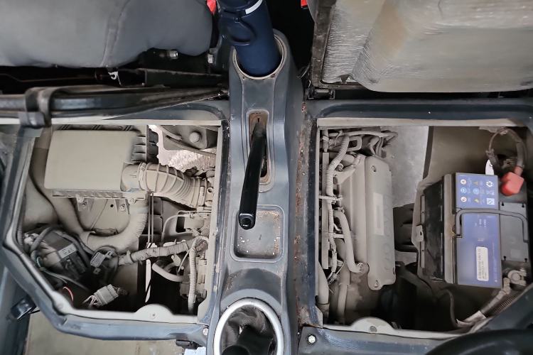 Used BAIC Weiwang 307 2014 1.2L Comfort version A12 Engine Bay
