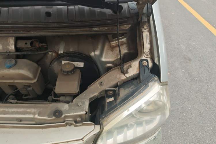 Used BAIC Weiwang 307 2014 1.2L Standard A12 Engine Bay Left