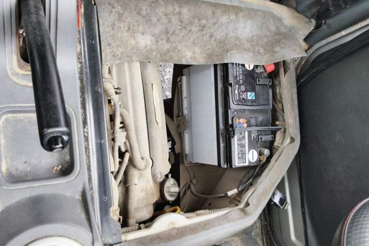 Used BAIC Weiwang 307 2014 1.2L Standard A12 Engine Bay Left