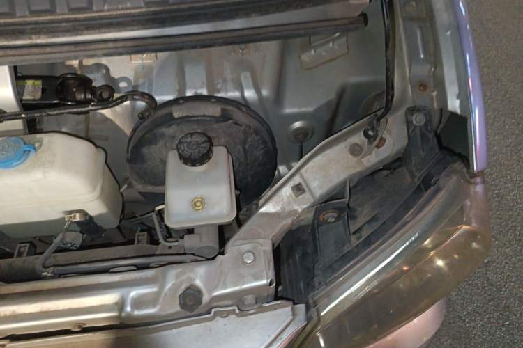 Used BAIC Weiwang 307 2014 1.2L Standard A12 Engine Bay Left