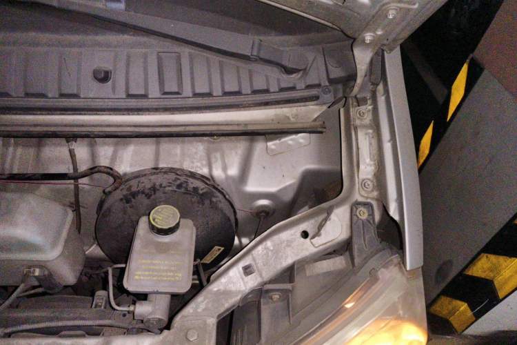 Used BAIC Weiwang 307 2014 1.2L Standard A12 Engine Bay Left