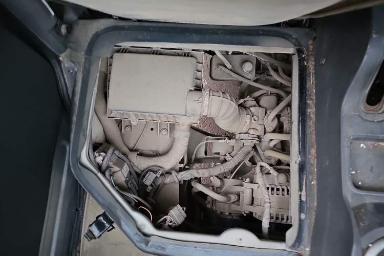 Used BAIC Weiwang 307 2014 1.2L Comfort version A12 Engine Bay Right