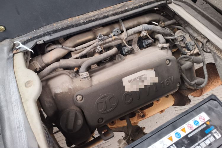 Used BAIC Weiwang 307 2014 1.2L Comfort version A12 Engine Bay Right