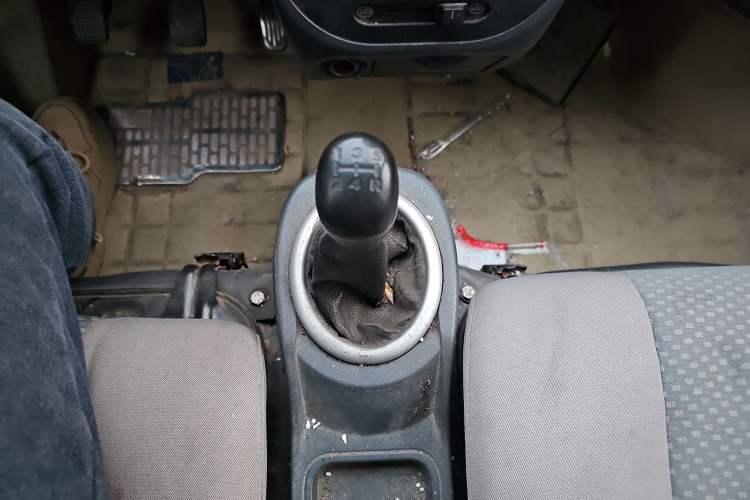 Used BAIC Weiwang 307 2014 1.2L Comfort version A12 Gear Lever