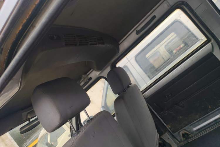 Used BAIC Weiwang 307 2014 1.2L Standard A12 Interior 5