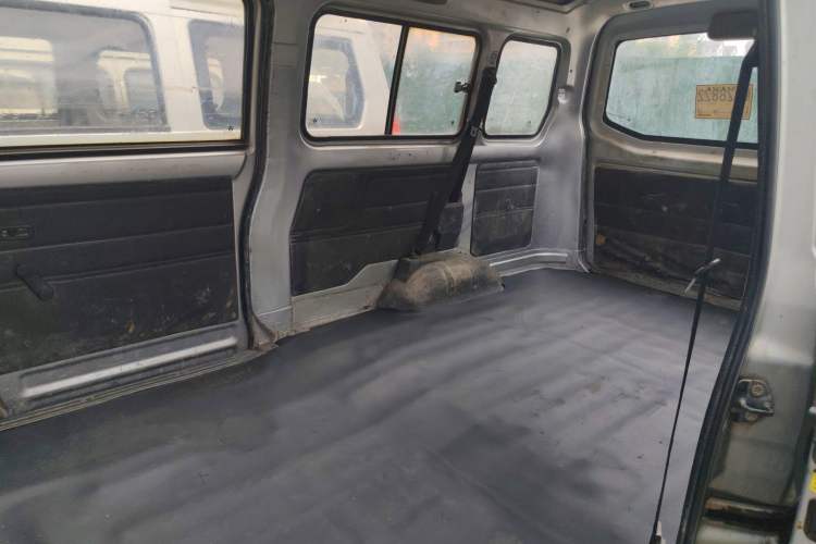 Used BAIC Weiwang 307 2014 1.2L Standard A12 Interior 6