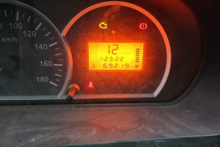 Used BAIC Weiwang 307 2014 1.2L Comfort version A12 Odometer Close Up