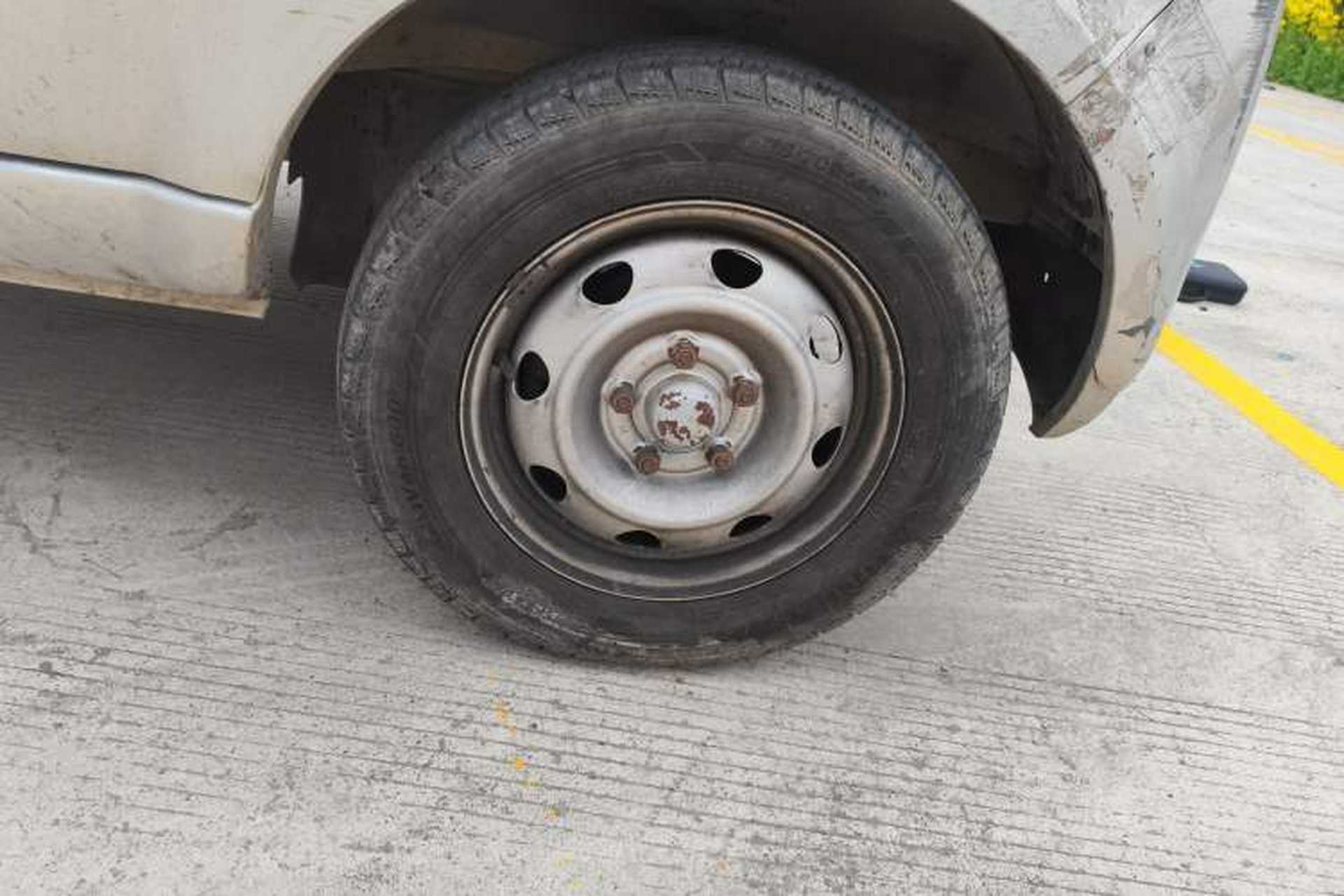 Used BAIC Weiwang 307 2014 1.2L Comfort version A12 Right Front Wheel Hub