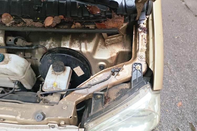 Used BAIC Weiwang 307 2014 1.2L Standard A12 Engine Bay Left