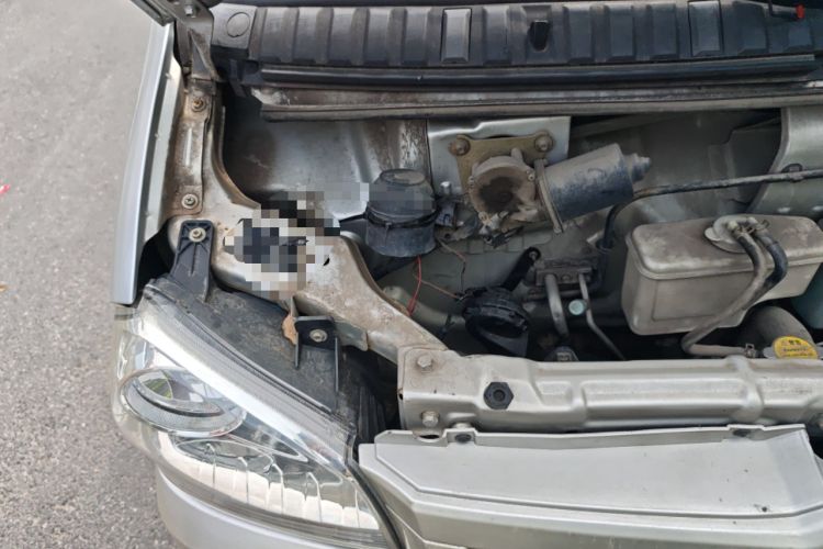 Used BAIC Weiwang 307 2016 1.2L Luxury 5-seater A12 China IV Emission Standard Engine Bay Right