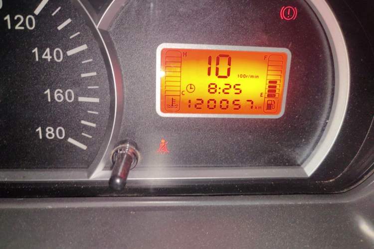 Used BAIC Weiwang 307 2016 1.2L standard 7-seater A12 China IV emission standard Odometer Close Up