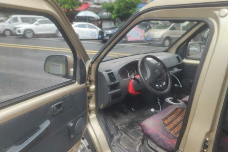 Used BAIC Weiwang 307 2016 1.2L standard 7-seater A12 China IV emission standard Driver Seat