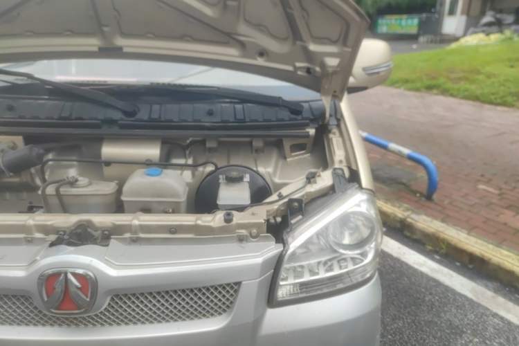 Used BAIC Weiwang 307 2016 1.2L standard 7-seater A12 China IV emission standard Engine Bay Left