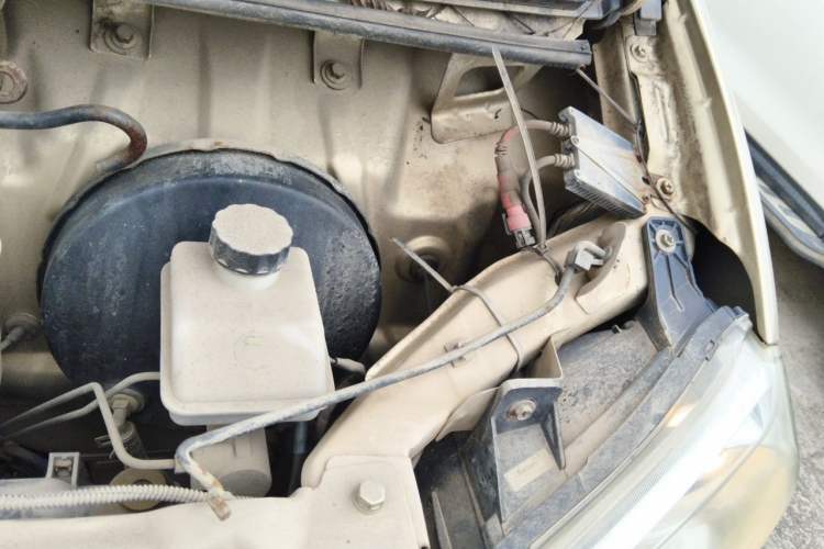 Used BAIC Weiwang 307 2016 1.2L standard 5-seater A12 China IV emission standard Engine Bay Left