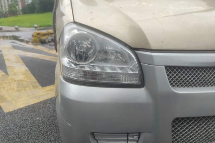 Used BAIC Weiwang 307 2016 1.2L standard 7-seater A12 China IV emission standard Right Front Headlight
