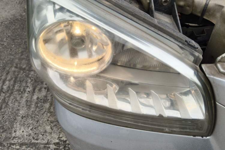 Used BAIC Weiwang 307 2016 1.2L standard 5-seater A12 China IV emission standard Right Front Headlight