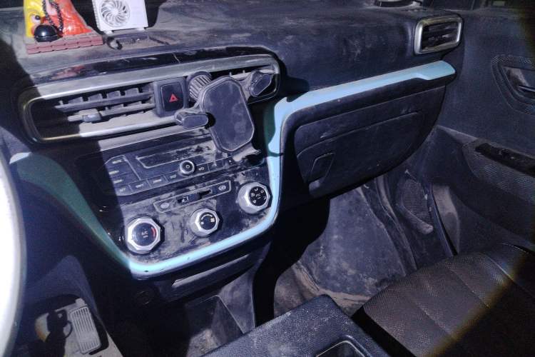 Used BAIC Weiwang 407EV 2018 Basic Model Audio And AC Panel