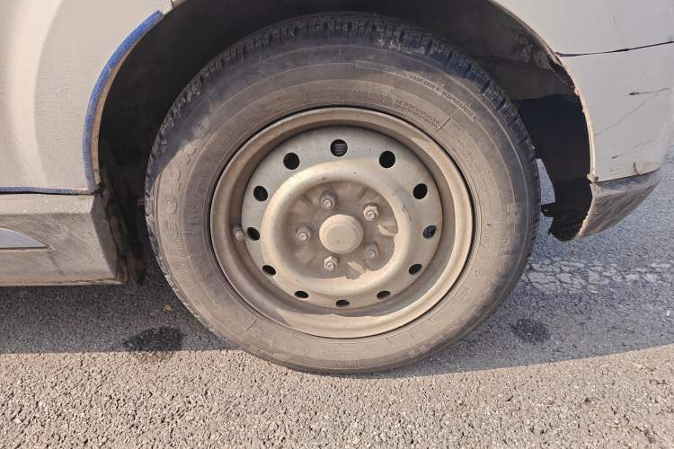 Used BAIC Weiwang 407EV 2018 Basic Model Right Front Wheel Hub