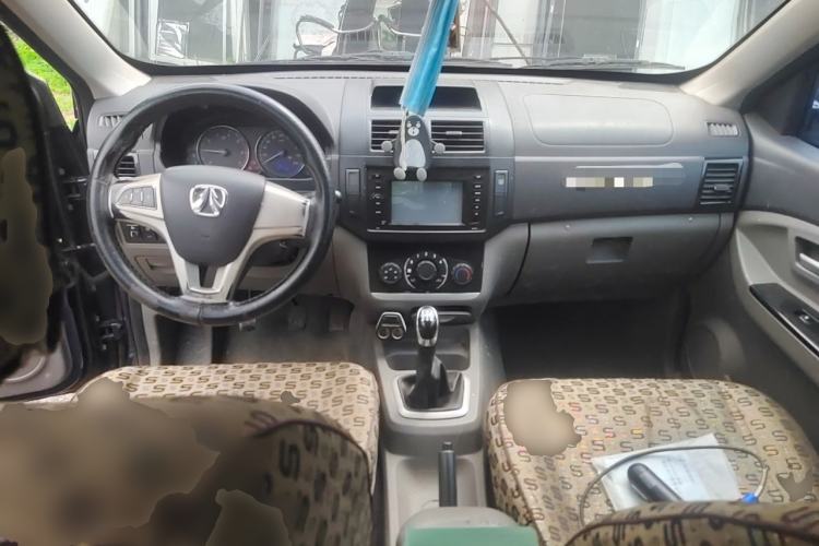 Used BAIC Weiwang M20 2013 1.5L Prestige Version BJ415B Center Console