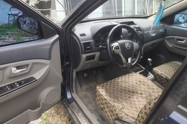 Used BAIC Weiwang M20 2013 1.5L Prestige Version BJ415B Driver Seat