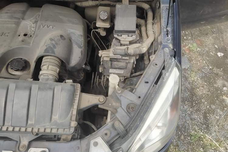 Used BAIC Weiwang M20 2013 1.5L Prestige Version BJ415B Engine Bay Left